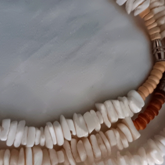 Shell necklaces - Picture 8 of 16